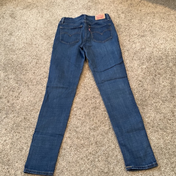 Levi’s 721 High Rise Skinny Jeans - Picture 6 of 6
